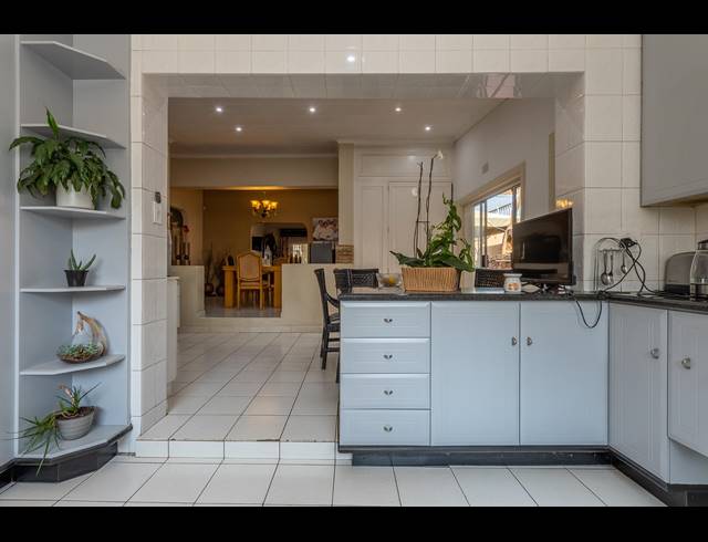 4 BEDROOM HOUSE FOR SALE IN REGENTS PARK